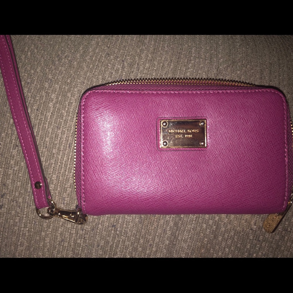 Michael Kors leather wristlet